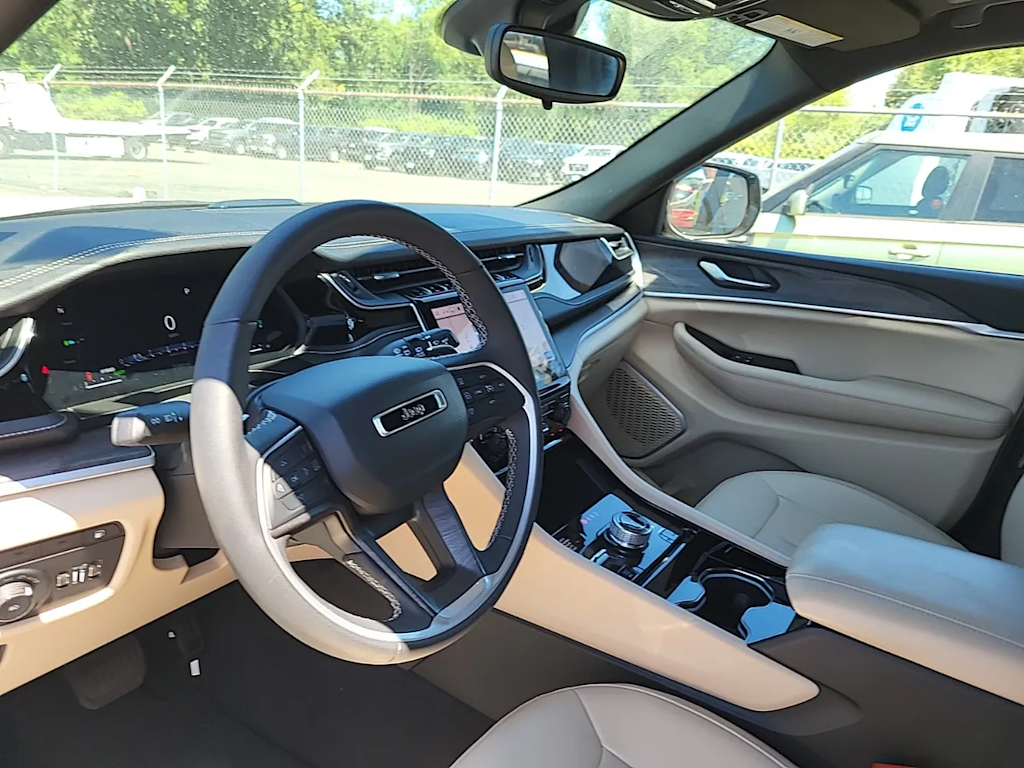 Thumbnail: 2023 Jeep Grand Cherokee - 2