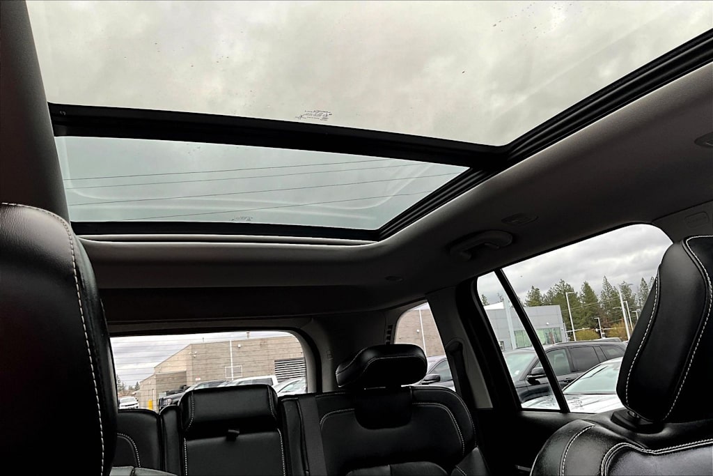 Thumbnail: 2022 Jeep Grand Cherokee - 30