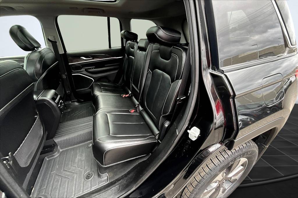 Thumbnail: 2022 Jeep Grand Cherokee - 20