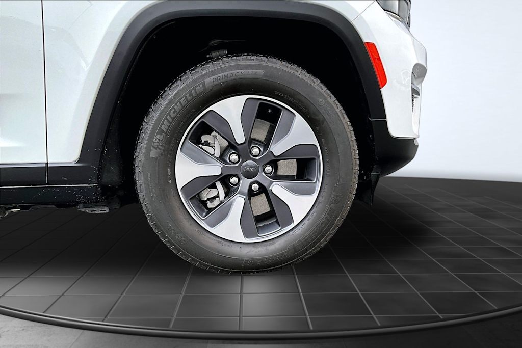 Thumbnail: 2023 Jeep Grand Cherokee - 34