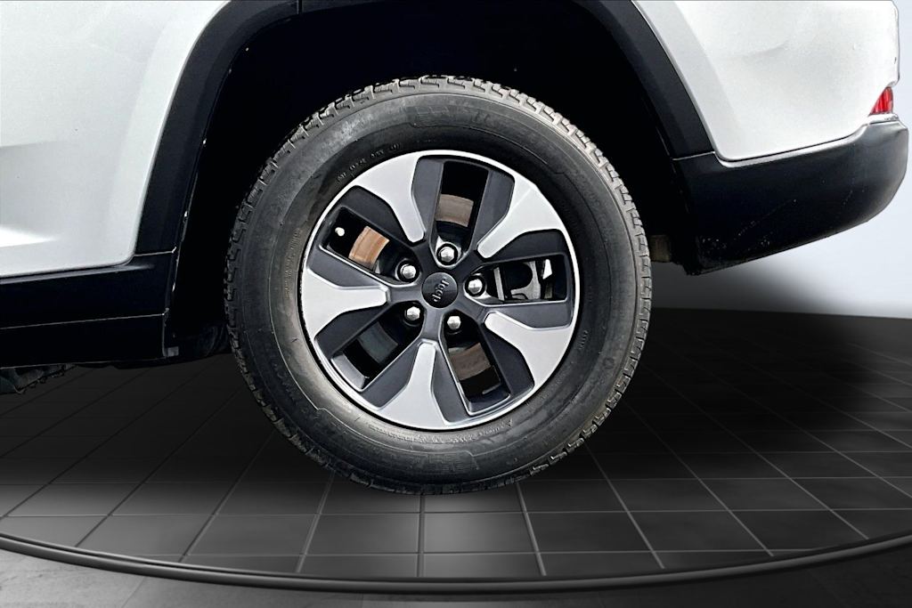 Thumbnail: 2023 Jeep Grand Cherokee - 36