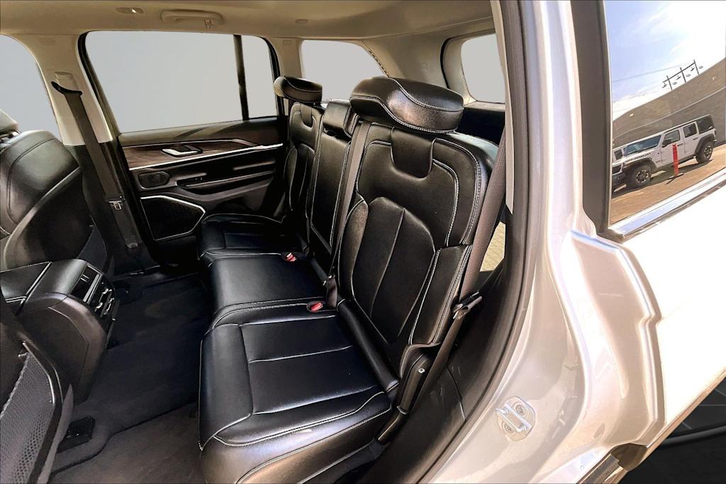 Thumbnail: 2023 Jeep Grand Cherokee - 21