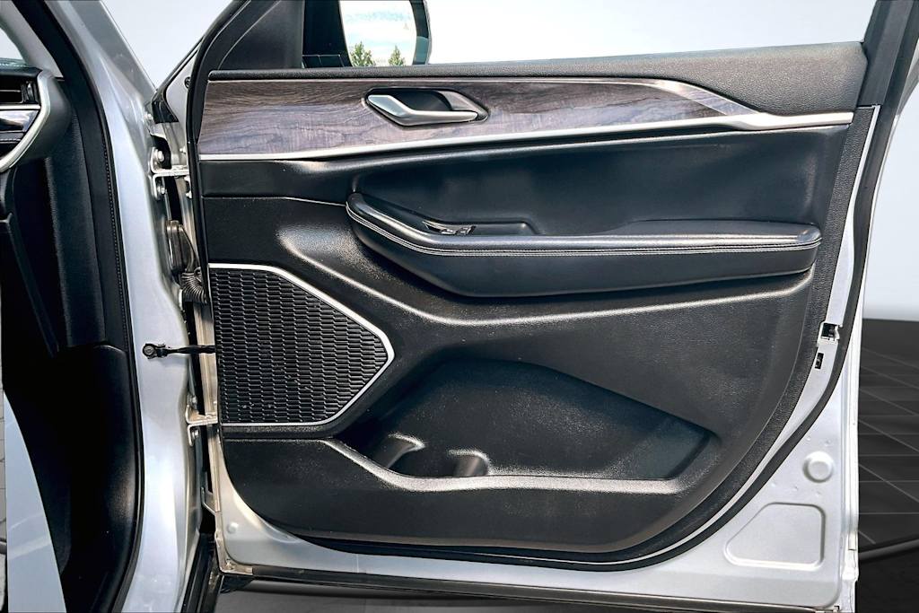 Thumbnail: 2023 Jeep Grand Cherokee - 29