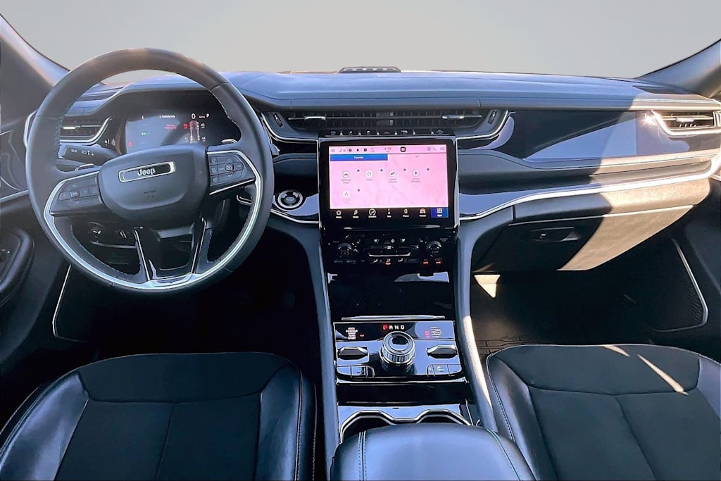 Thumbnail: 2022 Jeep Grand Cherokee - 10