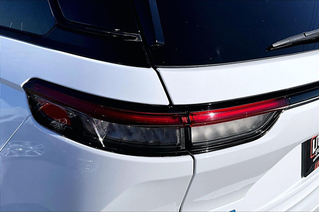 Thumbnail: 2022 Jeep Grand Cherokee - 32