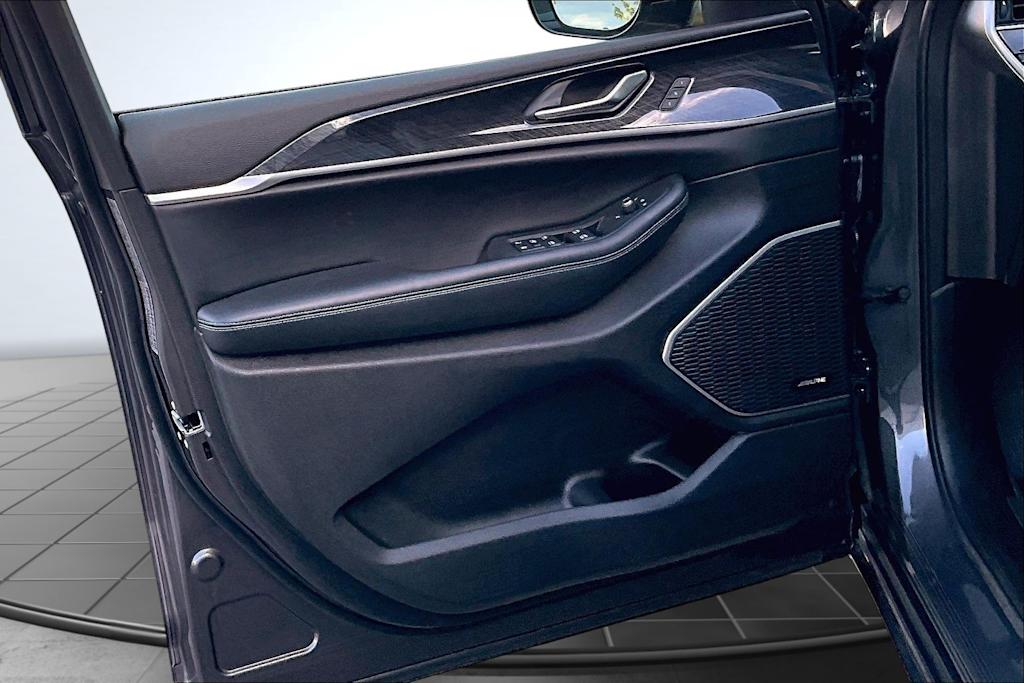 Thumbnail: 2025 Jeep Grand Cherokee - 28