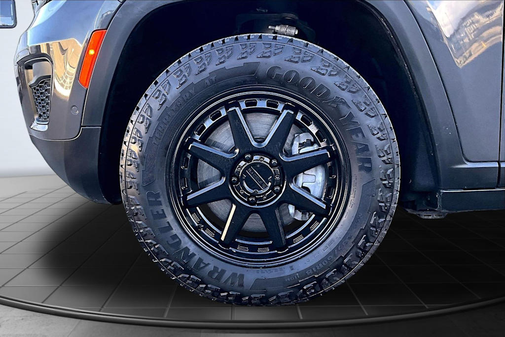 Thumbnail: 2025 Jeep Grand Cherokee - 8
