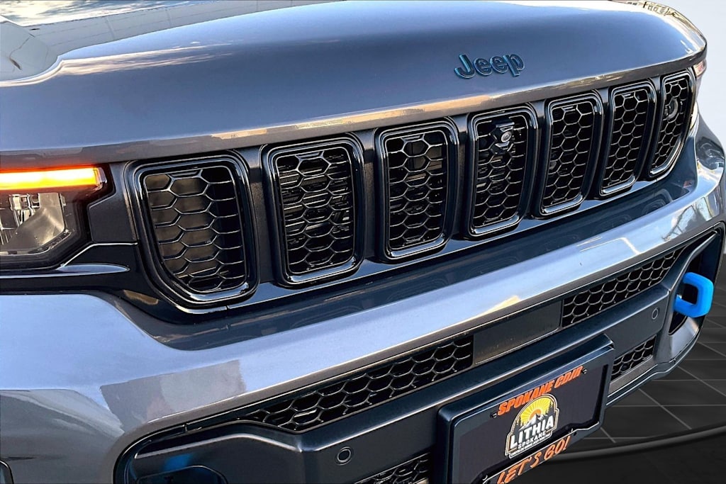 Thumbnail: 2025 Jeep Grand Cherokee - 33