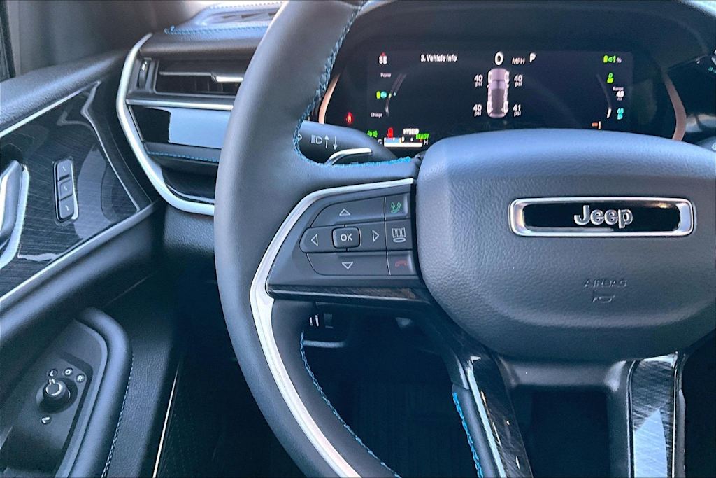 Thumbnail: 2025 Jeep Grand Cherokee - 25