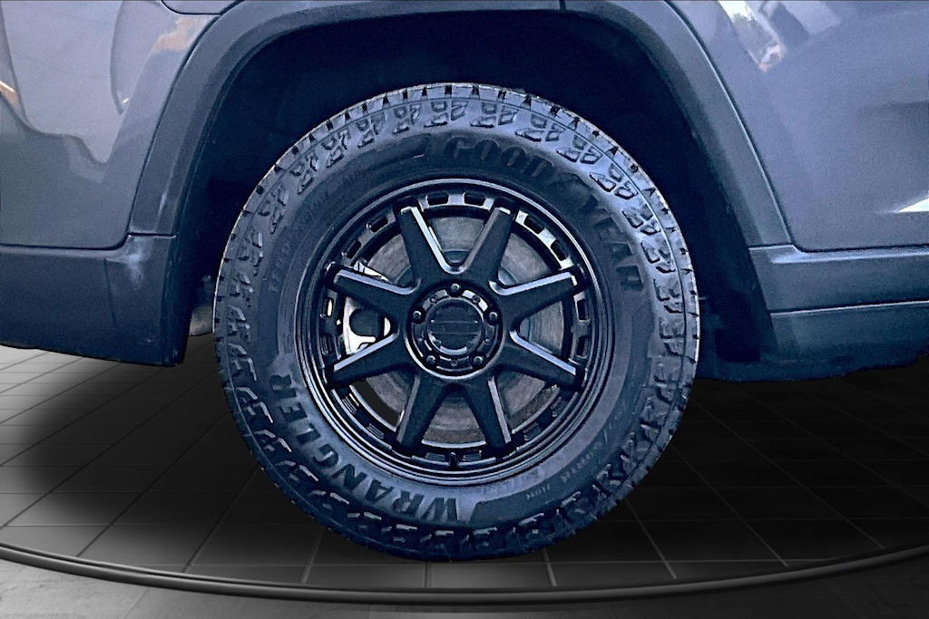 Thumbnail: 2025 Jeep Grand Cherokee - 36