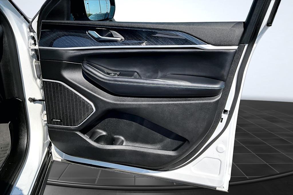 Thumbnail: 2022 Jeep Grand Cherokee - 29