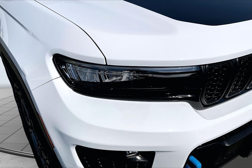 Thumbnail: 2022 Jeep Grand Cherokee - 31