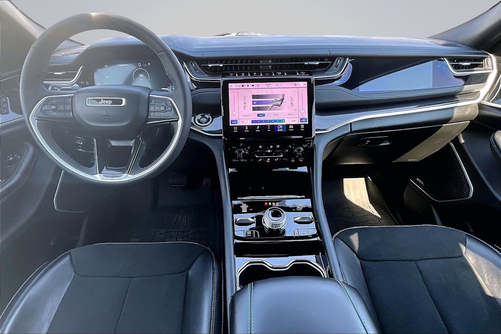 Thumbnail: 2022 Jeep Grand Cherokee - 10