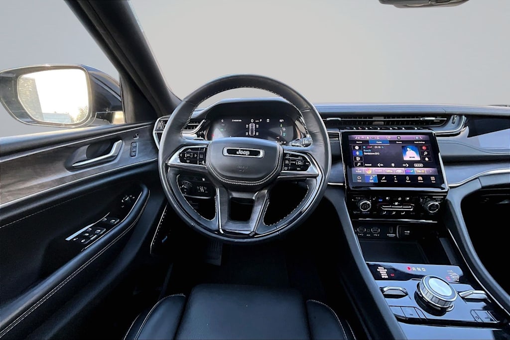 Thumbnail: 2023 Jeep Grand Cherokee - 14