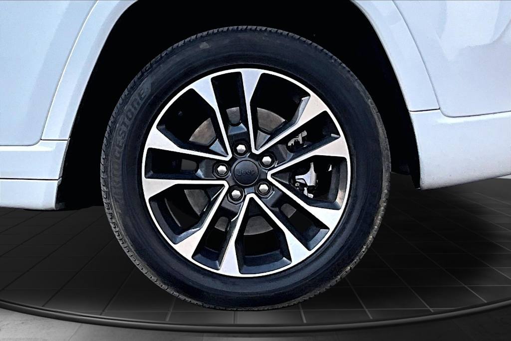Thumbnail: 2023 Jeep Grand Cherokee - 36
