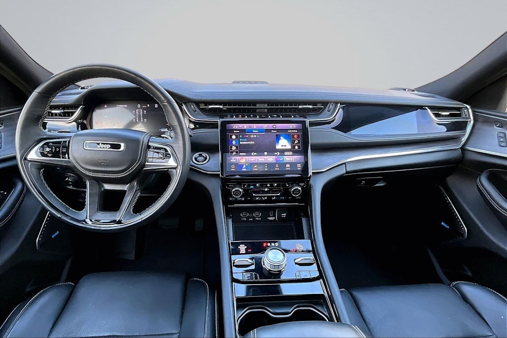 Thumbnail: 2023 Jeep Grand Cherokee - 10