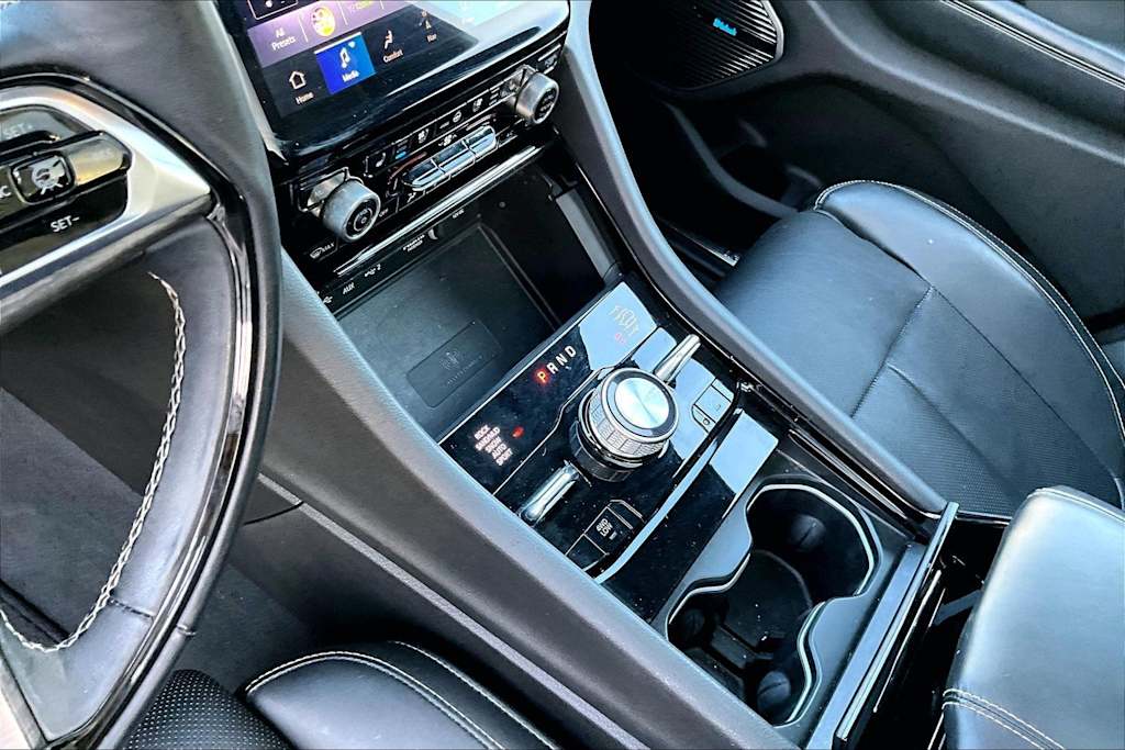 Thumbnail: 2023 Jeep Grand Cherokee - 16