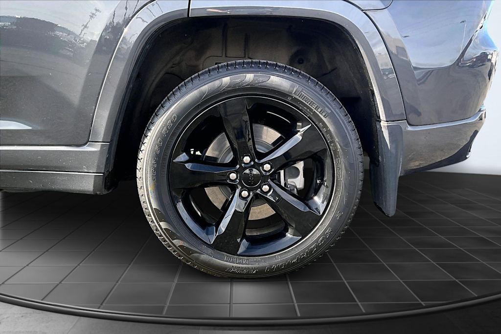 Thumbnail: 2023 Jeep Grand Cherokee - 35