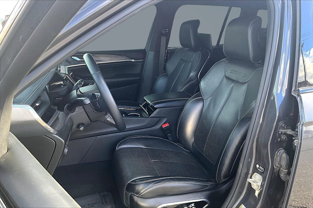 Thumbnail: 2023 Jeep Grand Cherokee - 11