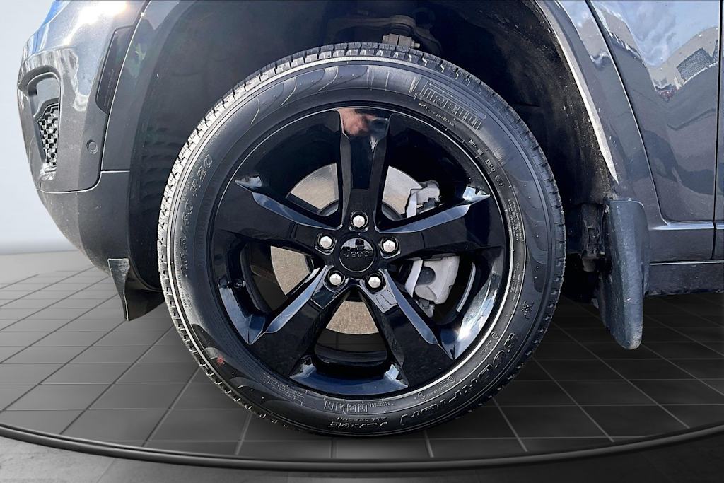 Thumbnail: 2023 Jeep Grand Cherokee - 8