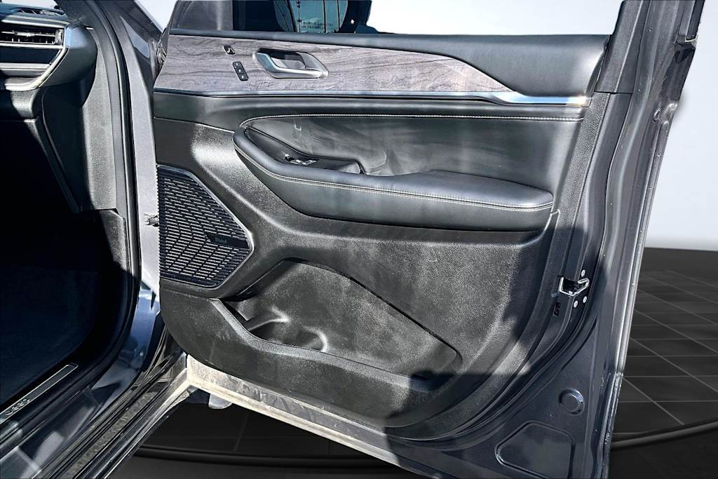 Thumbnail: 2023 Jeep Grand Cherokee - 29