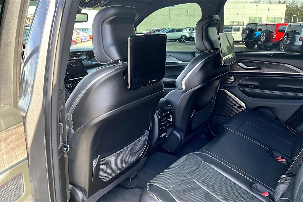 Thumbnail: 2023 Jeep Grand Cherokee - 13