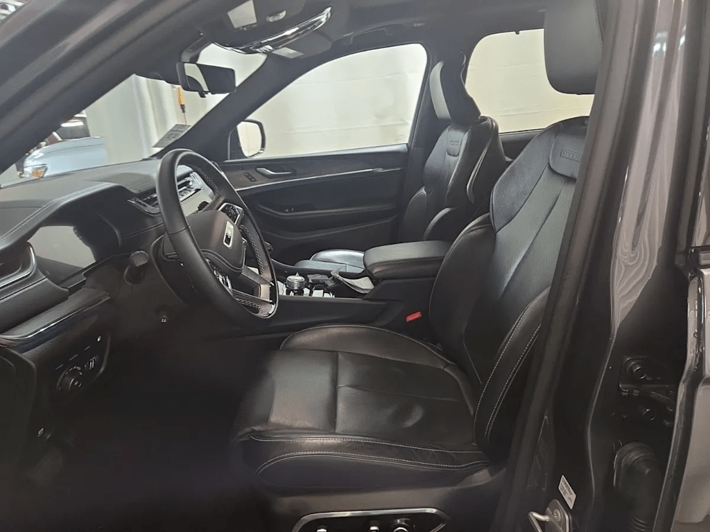 Thumbnail: 2023 Jeep Grand Cherokee - 4