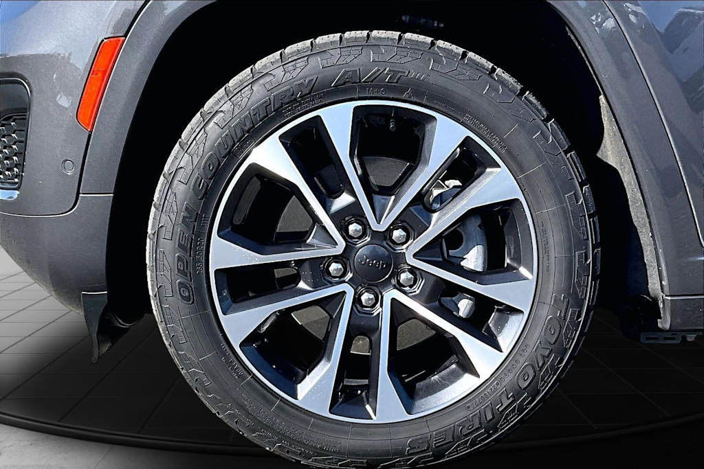 Thumbnail: 2023 Jeep Grand Cherokee - 8