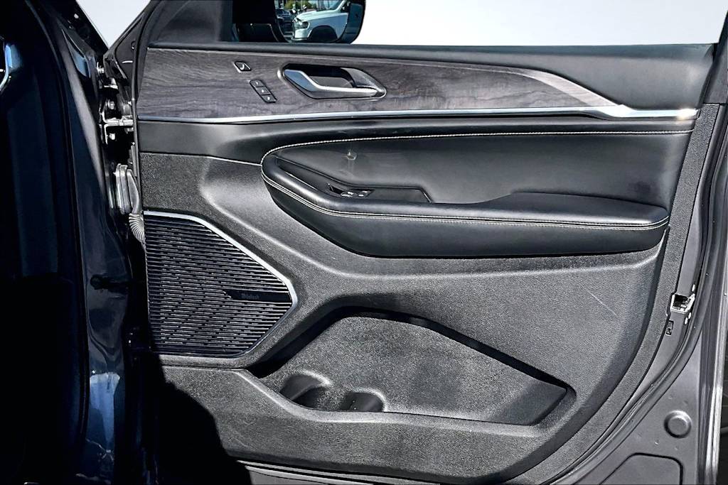Thumbnail: 2023 Jeep Grand Cherokee - 29