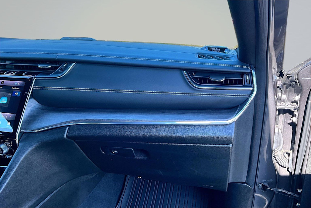 Thumbnail: 2023 Jeep Grand Cherokee - 24