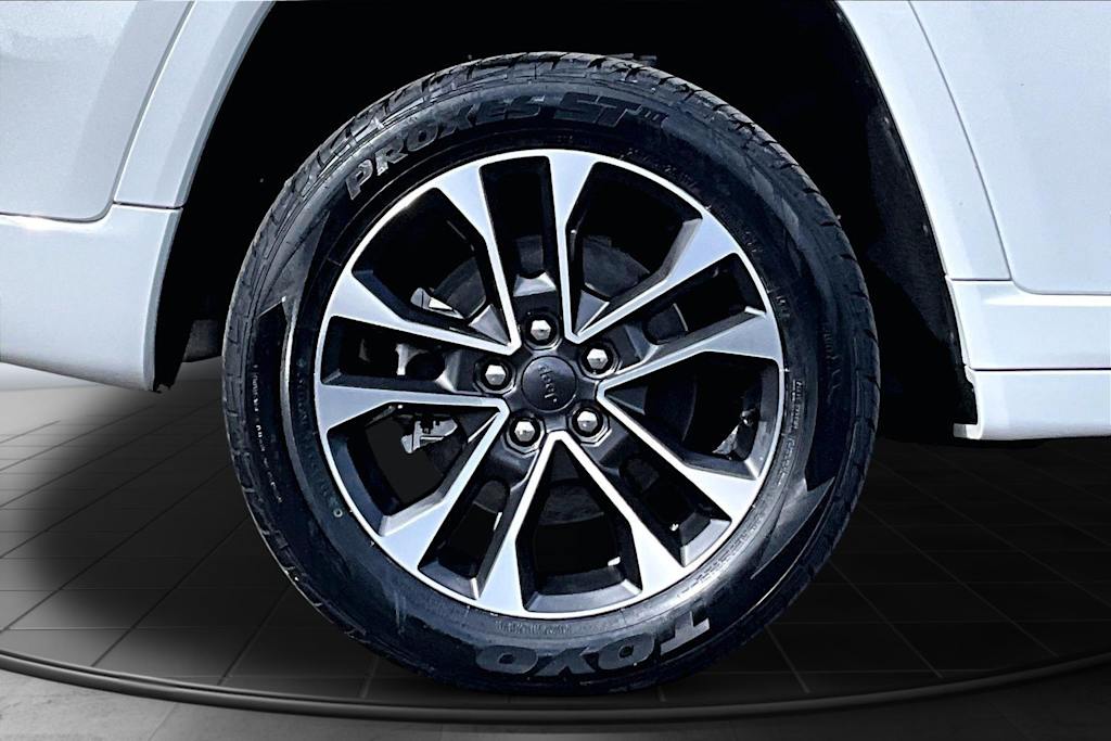 Thumbnail: 2022 Jeep Grand Cherokee - 36
