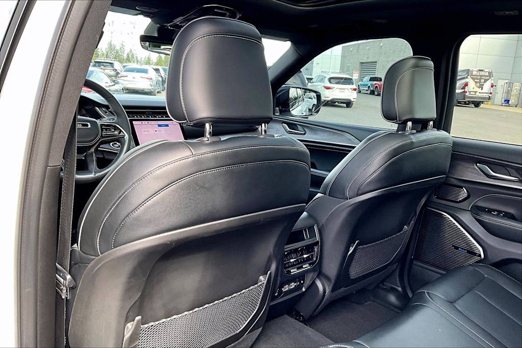 Thumbnail: 2022 Jeep Grand Cherokee - 13