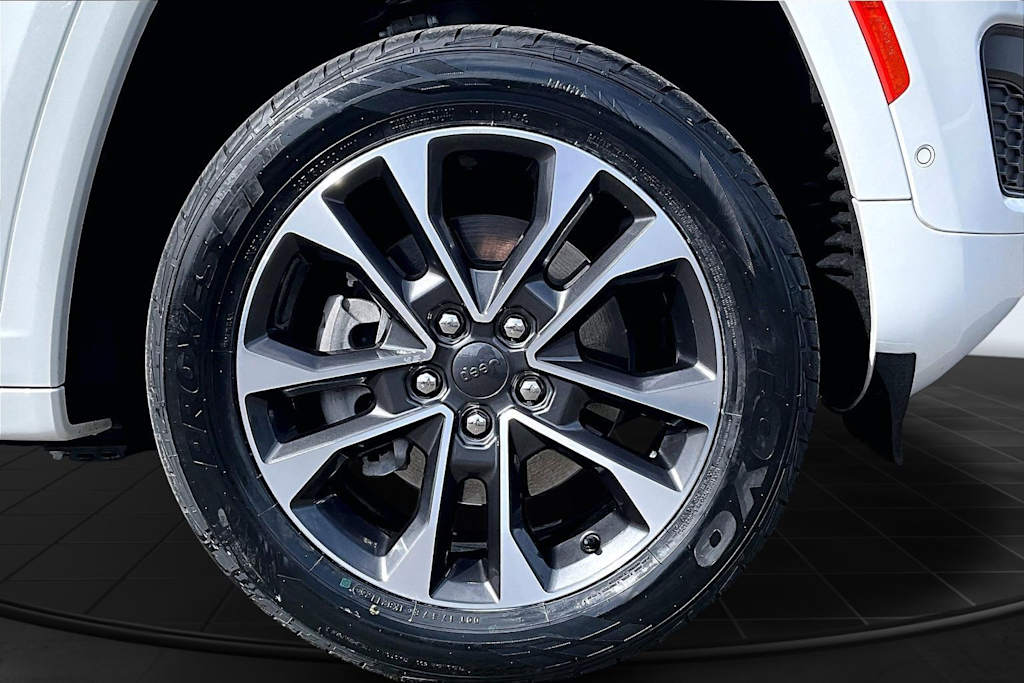 Thumbnail: 2022 Jeep Grand Cherokee - 34