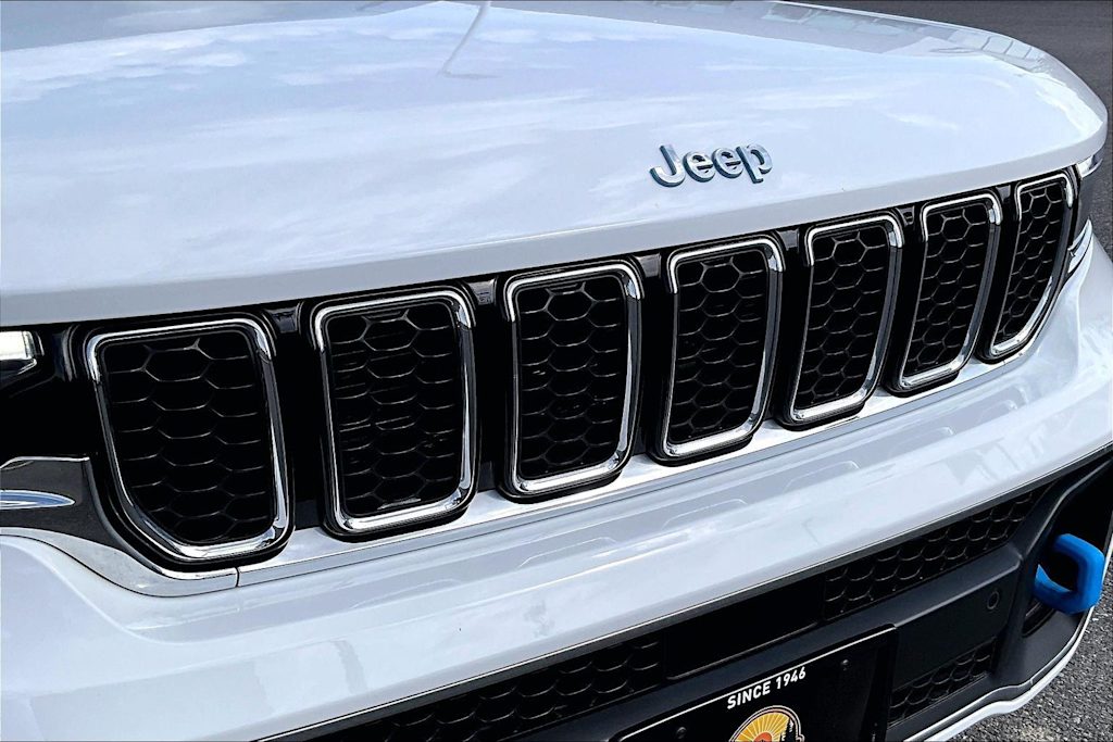 Thumbnail: 2022 Jeep Grand Cherokee - 33