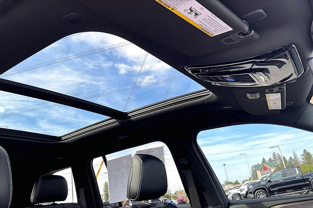 Thumbnail: 2022 Jeep Grand Cherokee - 30