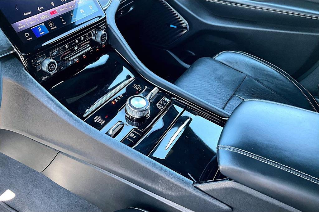 Thumbnail: 2023 Jeep Grand Cherokee - 16