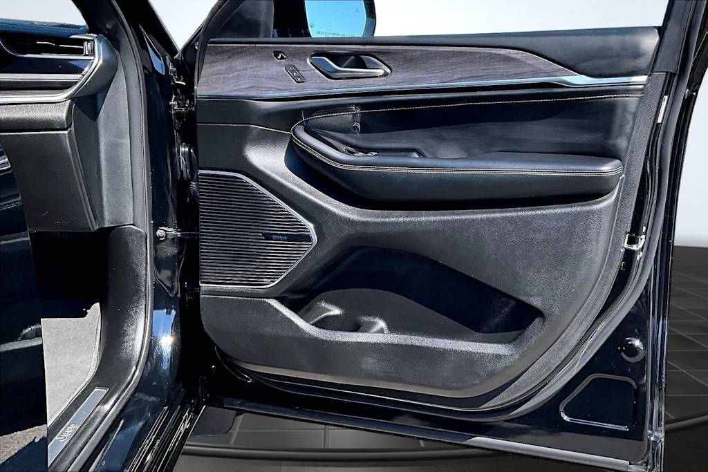 Thumbnail: 2023 Jeep Grand Cherokee - 29