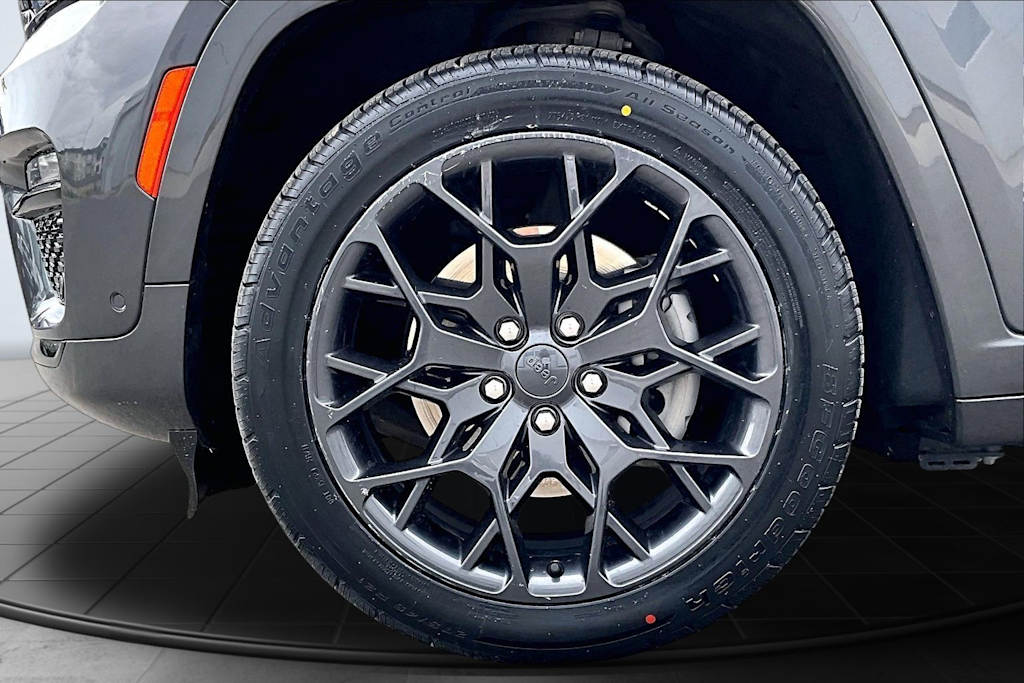 Thumbnail: 2023 Jeep Grand Cherokee - 8