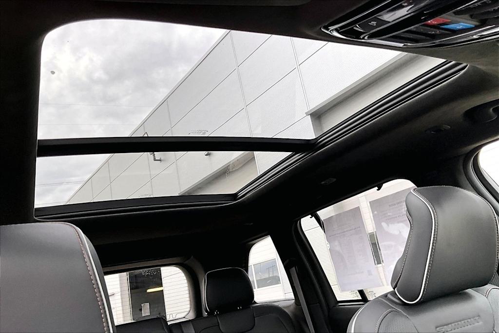 Thumbnail: 2023 Jeep Grand Cherokee - 30