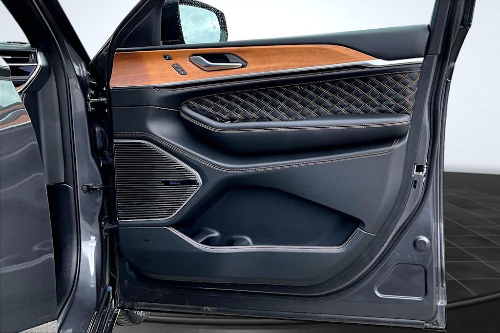 Thumbnail: 2023 Jeep Grand Cherokee - 29