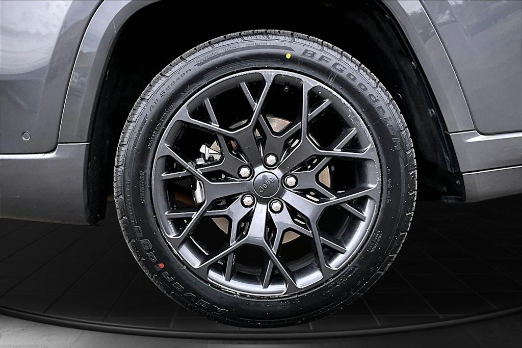 Thumbnail: 2023 Jeep Grand Cherokee - 35