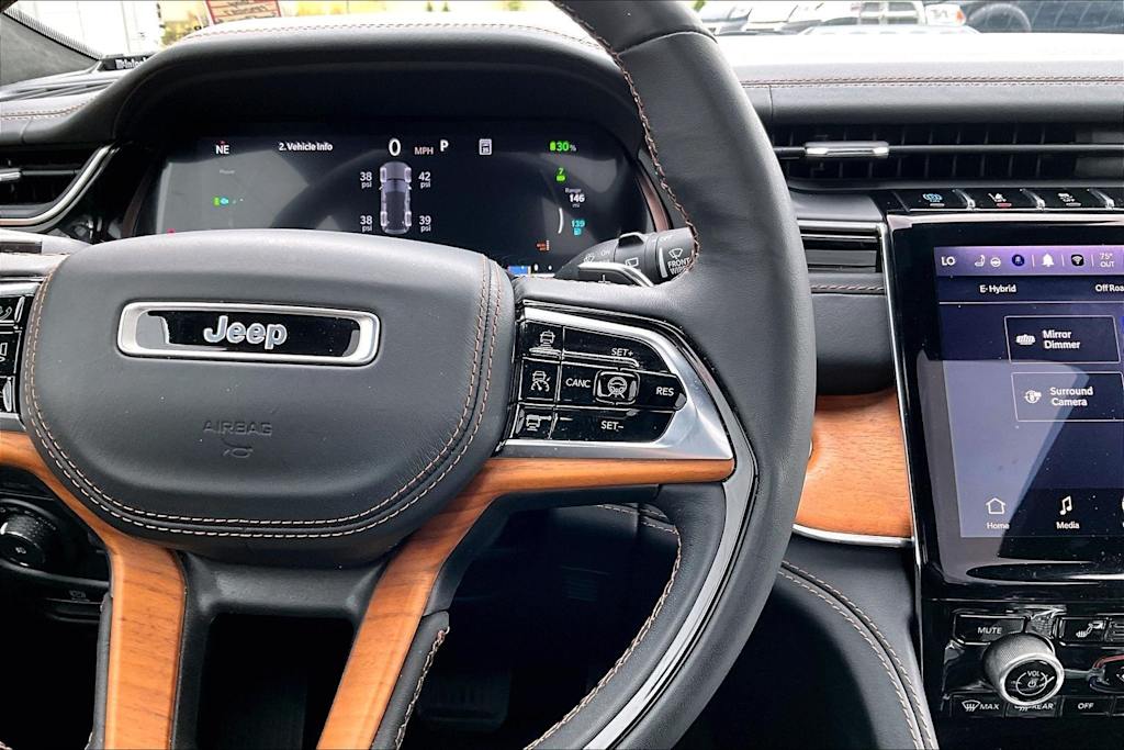 Thumbnail: 2023 Jeep Grand Cherokee - 26
