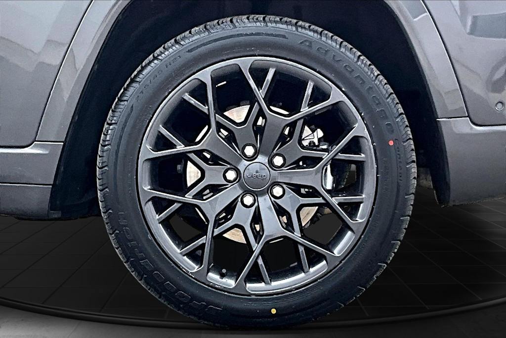Thumbnail: 2023 Jeep Grand Cherokee - 36