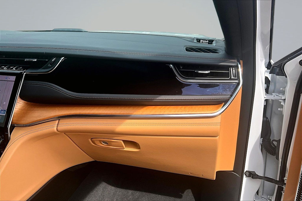 Thumbnail: 2023 Jeep Grand Cherokee - 24