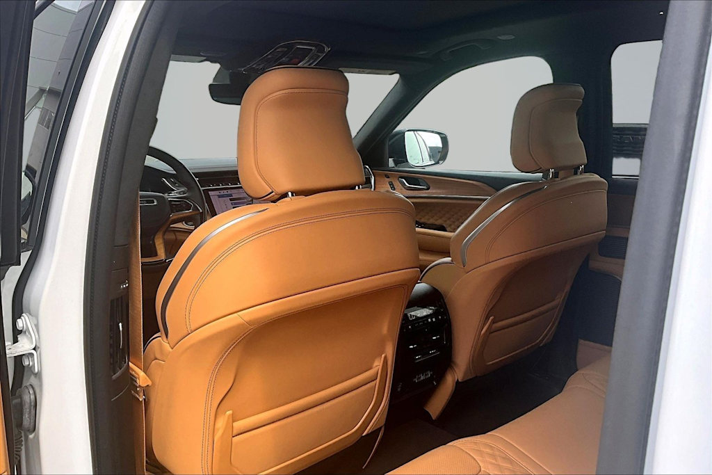 Thumbnail: 2023 Jeep Grand Cherokee - 13