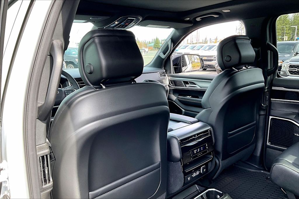 Thumbnail: 2026 Jeep Grand Wagoneer L - 13