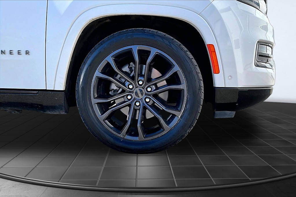 Thumbnail: 2024 Jeep Grand Wagoneer L - 34