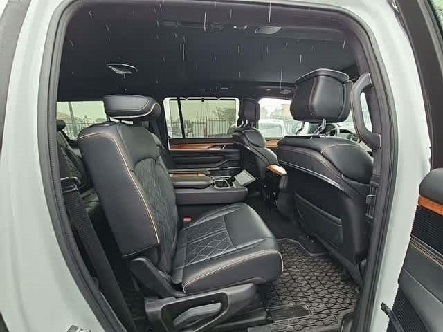 2024 Jeep Grand Wagoneer L Series III 15