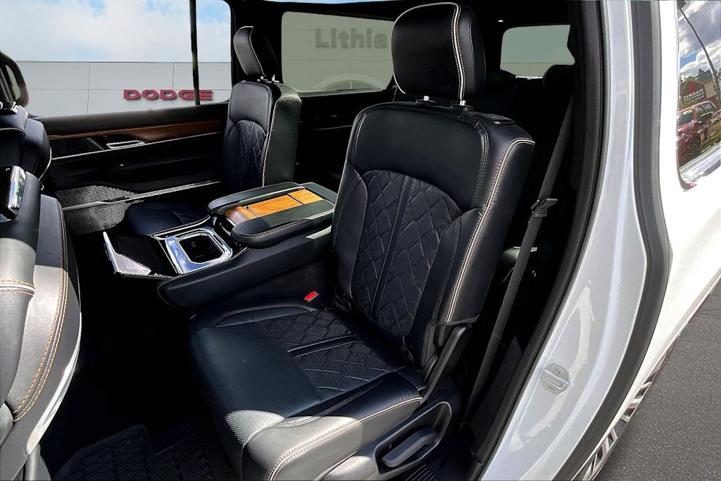 2024 Jeep Grand Wagoneer L Series III 11