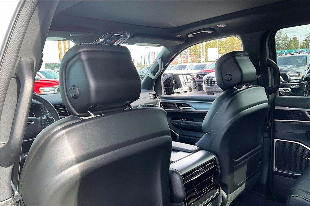 Thumbnail: 2026 Jeep Grand Wagoneer - 12